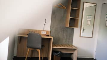 Standard dubbelrum - utsikt mot staden | Interiör