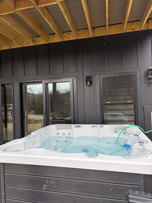 Outdoor spa tub - Escape to this brand-new 3BR/2.5BA cabin just minutes from Killington Resort! (Killington)
