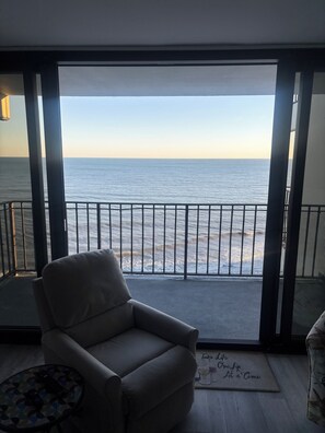 Interior - Direct Oceanfront Paradise: Private Bacony & On-Site Beach Bar at Royal Garden! (Murrells Inlet)