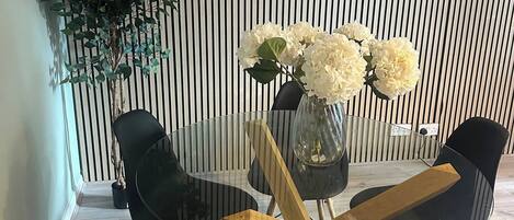 獨棟房屋, 1 間臥室, 花園景觀 | 用餐區