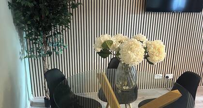 A Discreet & Elegant Play Space for Couples