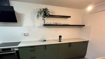 House, 1 Bedroom, Garden View | Private kitchen