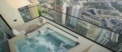 豪華公寓, 陽台, 城市景觀 | 室外 Spa 池