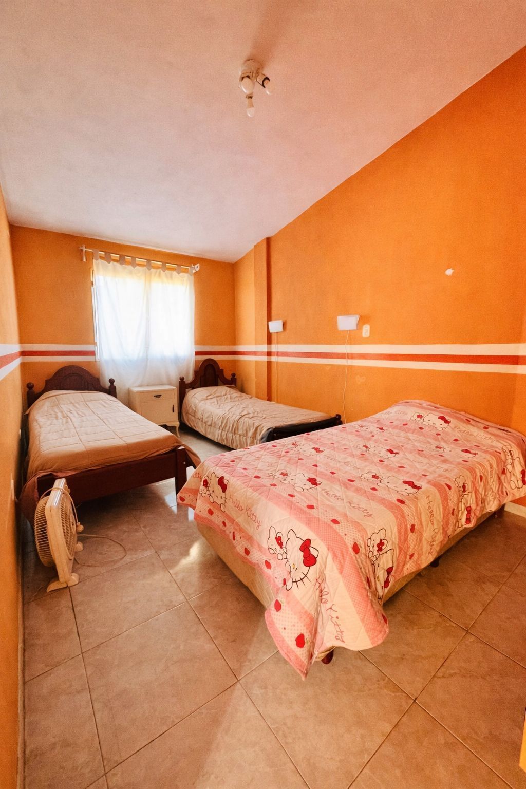 Bügeleisen/Bügelbrett, Internetzugang, Bettwäsche