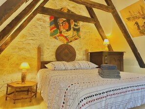 2 bedrooms, iron/ironing board, free WiFi, bed sheets - Perigordian house 800M walk from Château Fénelon (Sainte-Mondane)