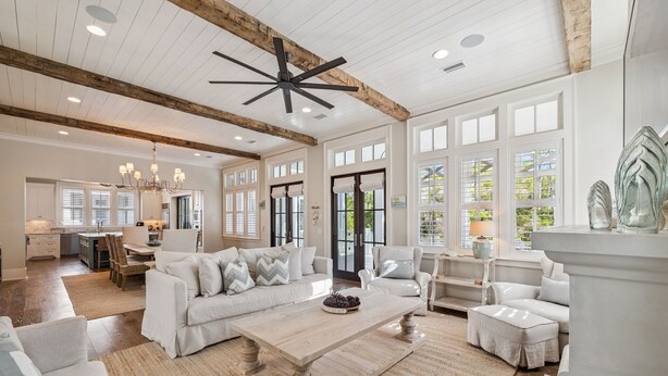 Smart TV, fireplace, offices - WaterColor Stunner/Pool! Winter Snowbird Available (Santa Rosa Beach)