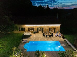 Pool - Swimming pool and jacuzzi – 4 adults, 4 children (Montignac)