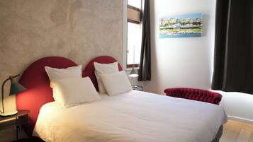 Fer et planche à repasser, accès Internet, draps fournis