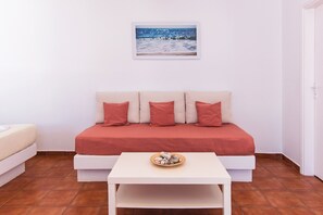 Living area - Aegeo Hotel (Folegandros)