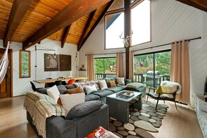 Smart-TV, Kamin, Videospiele