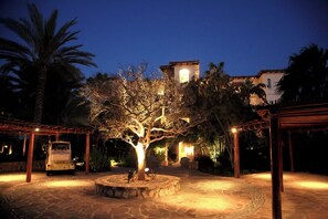 Property grounds - Summer Special 10% off Ocean View Penthouse in Esperanza Resort (Cabo San Lucas)