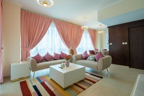 TV - ina Homes - 1 BHK Tower 5 (Dubai)
