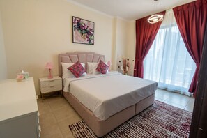 Desk, WiFi - ina Homes - 1 BHK Tower 5 (Dubai)