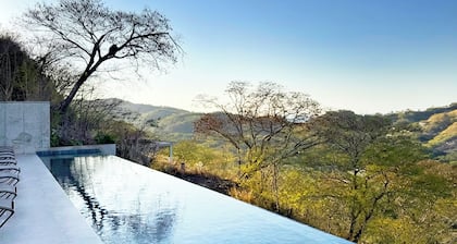 Luxury Ocean Hilltop Apartment