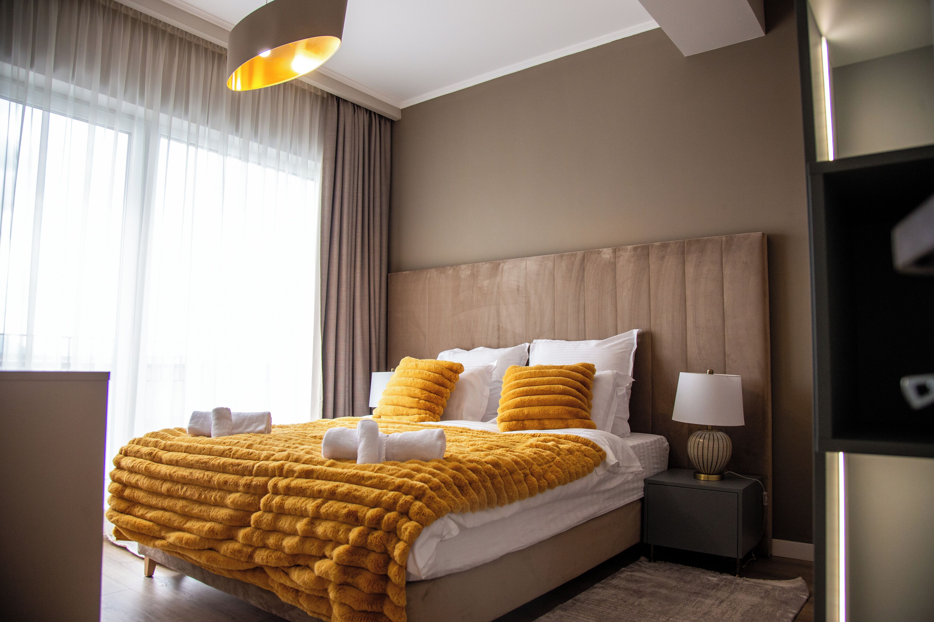 Luxury Penthouse, Mountain View | Iron/ironing board, free WiFi