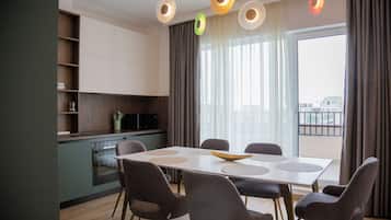 Luxe penthouse, uitzicht op bergen | Dineren