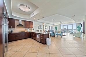 Signature Condo, 3 Bedrooms, Beach View, Beachfront | Private kitchen | Fridge, microwave, oven, stovetop - Turquoise Place 405C (Orange Beach)