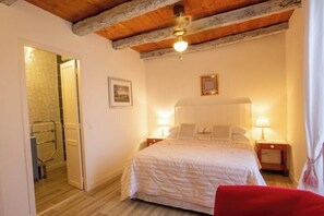 Iron/ironing board, WiFi, bed sheets - C'est May Cottage - Charm, privacy and serenity in the heart of the Dordogne (Bourniquel)