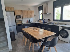 Private kitchen - Large and beautiful house 6 kilometers from Lloret de Mar and 15 kilometers from Tossa (Vidreres)