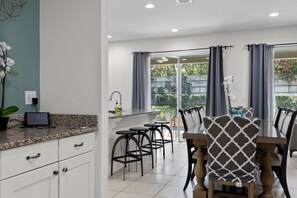 Dining - 320 Pet Friendly 6BD Villa - Pool&Spa (Kissimmee)