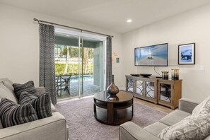 Smart TV, video games, ping pong - 350 Villa - 8BD - Private Pool - Game room (Kissimmee)
