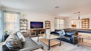 Smart TV, video games - 427 Wonderful 6 Bed near Disney (Davenport)