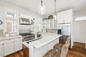 Fridge, microwave, coffee/tea maker, toaster - Peaceful family friendly coastal oasis with room to unwind, play, and reconnect (Watersound West)