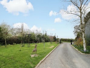 Property grounds - The Barn (Redditch)
