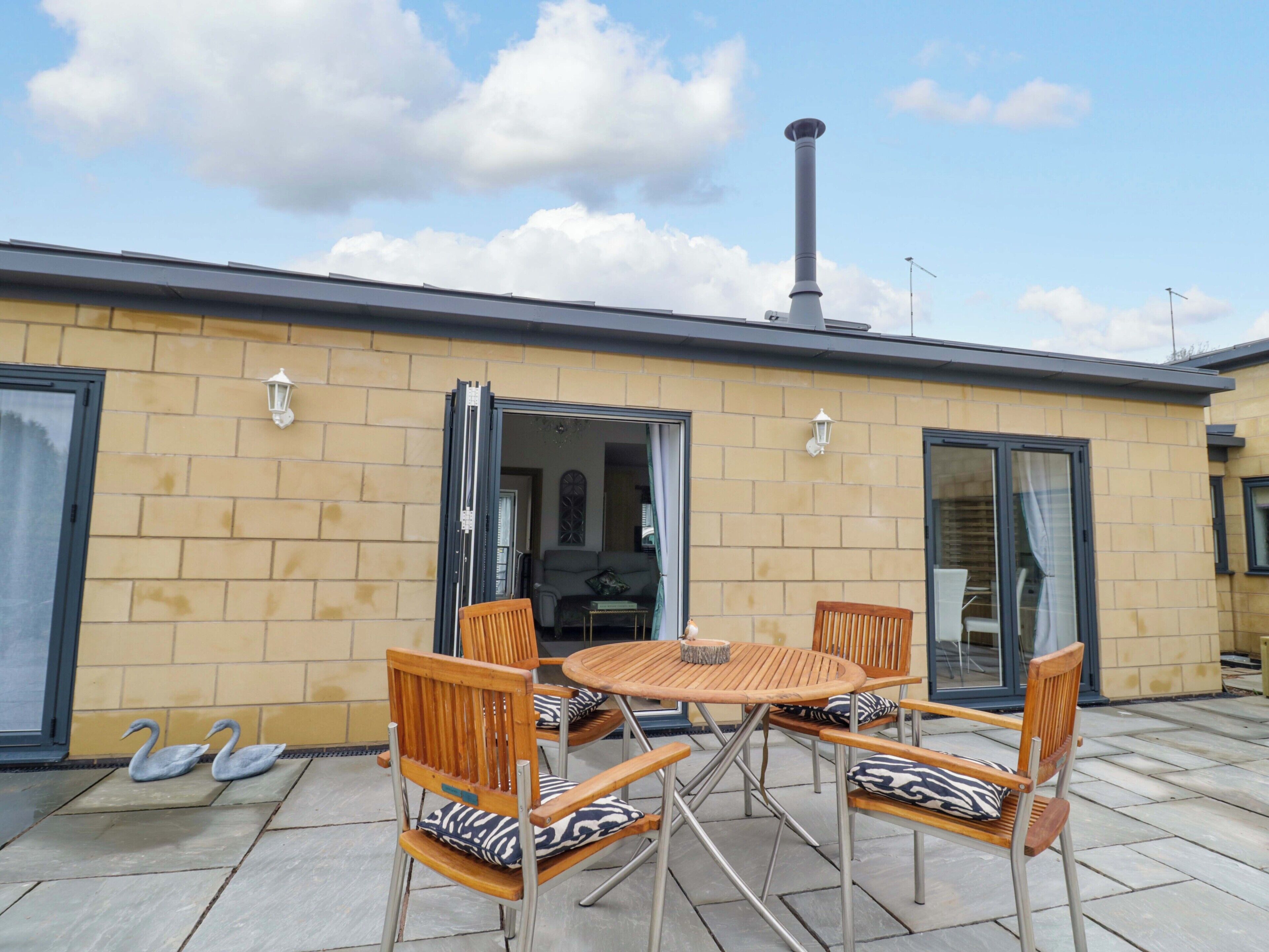 코티지 | 야외 식당