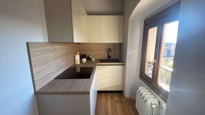 Réfrigérateur, four, plaque de cuisson, lave-vaisselle