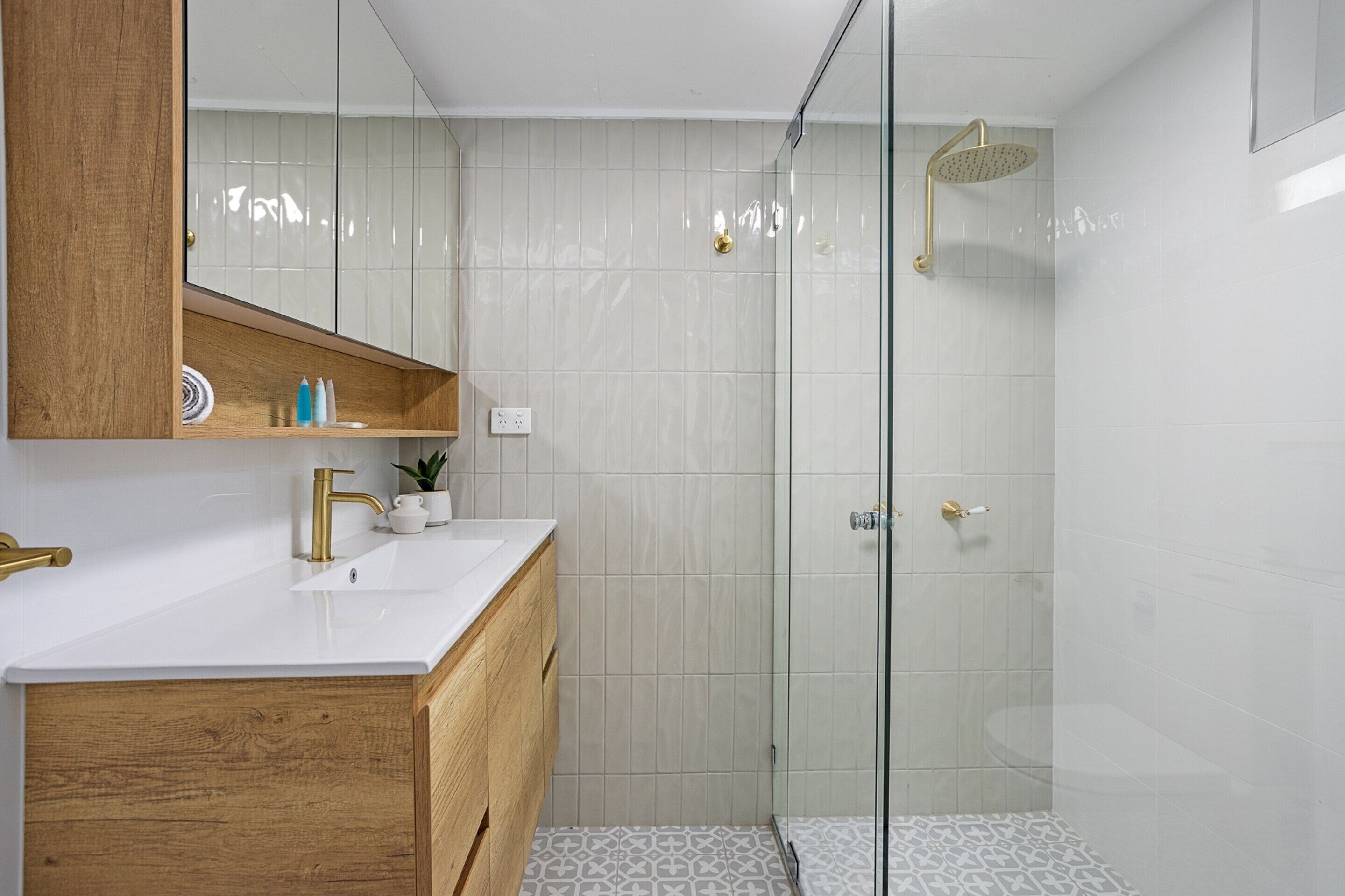 Departamento | Baño | Secadora de cabello, toallas, jabón, shampoo 