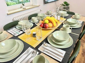 Dining - Complete All Inclusive Apartment+Netflix (Wilhelmshaven)