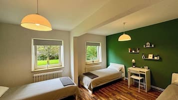 BĂŒgeleisen/BĂŒgelbrett, kostenloses WLAN, BettwĂ€sche