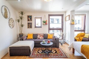 TV - Two Apartments in One Building–Schlachte Bremen (Bremen)