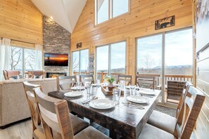 Dining - Amazing 3BD Cabin w/ LAKE Views! Theater + Hot Tub (Sevierville)
