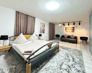 3 camere, ferro/asse da stiro, Wi-Fi gratuito, lenzuola