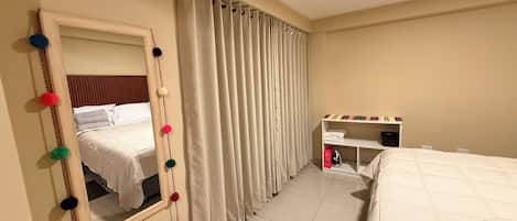 2 habitaciones, tabla de planchar con plancha, wifi y ropa de cama