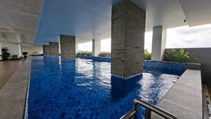 室內泳池