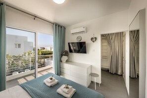 Iron/ironing board, free WiFi, bed sheets - Protaras Villa Alina (Protaras)