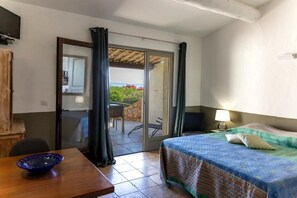 1 bedroom, free WiFi - Romantic Getaway at the Mediterranean Sea (Porto Vecchio)