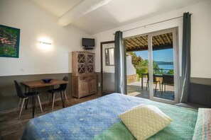 1 bedroom, free WiFi - Romantic Getaway at the Mediterranean Sea (Porto Vecchio)