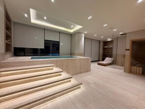 Sauna - Exclusive Luxury Stay w Balcony Pool (Dubai)