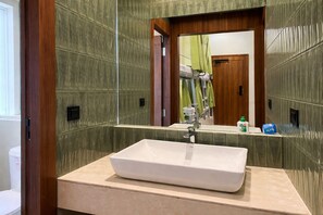 Bathroom - Transit POD Stay (New Delhi)