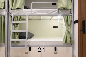 Free WiFi - Transit POD Stay (New Delhi)