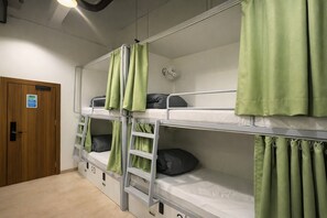 Free WiFi - Transit POD Stay (New Delhi)