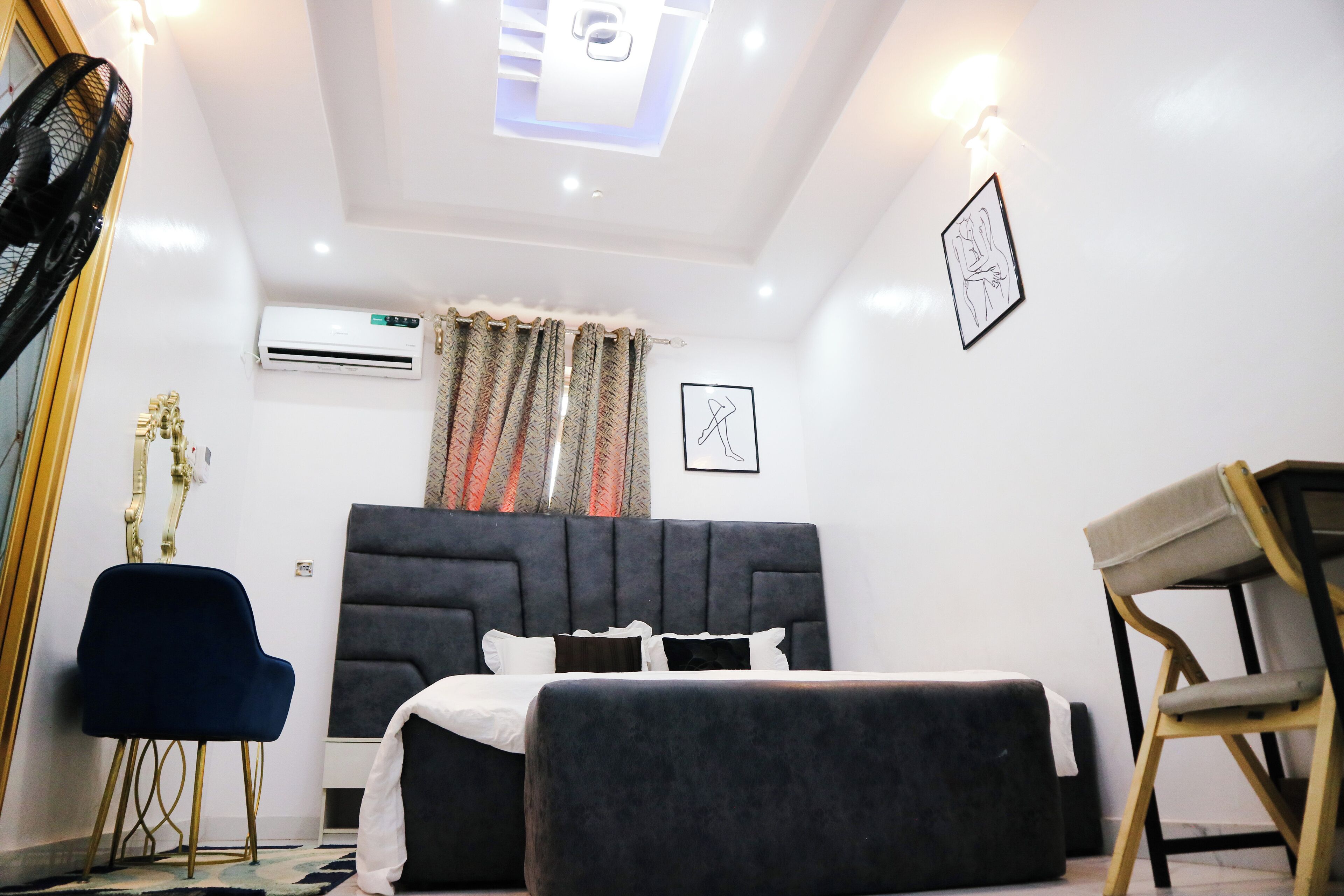 2 bedrooms, iron/ironing board, WiFi