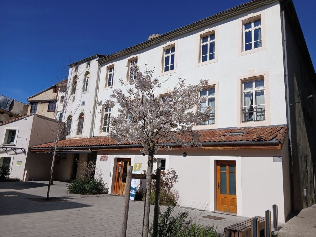 Wi-Fi de cortesia, acesso para cadeiras de rodas