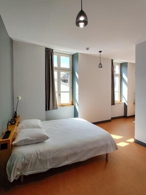 Comfort-dobbeltværelse - brusekabine med kørestolsadgang | Gratis Wi-Fi, adgang for kørestole