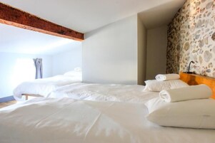 Family Room, Mountain View | Free WiFi, wheelchair access