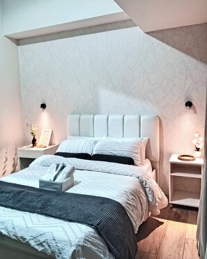 1 bedroom, iron/ironing board, travel cot, free WiFi - Luxury 1BR McKinley | Fast Wifi | Pool & Gym | BGC & near NAIA (Taguig)